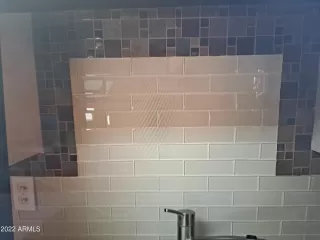 Photo #5: 6412022 Listing