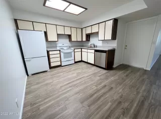 Photo #5: 6412136 Listing