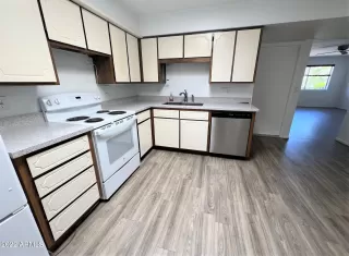 Photo #6: 6412136 Listing