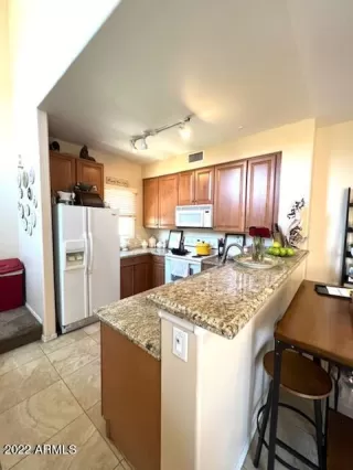 Photo #5: 6412159 Listing