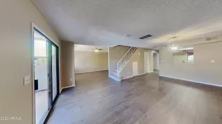 Photo #4: 6412713 Listing