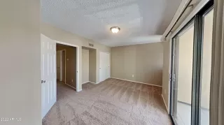 Photo #5: 6412713 Listing