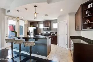 Photo #5: 6413106 Listing 