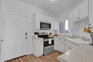 Photo #5: 6413109 Listing