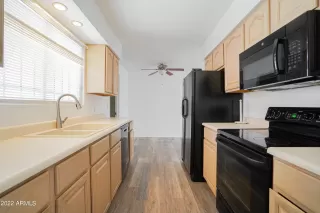 Photo #6: 6413381 Listing 