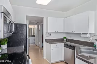 Photo #5: 6413506 Listing