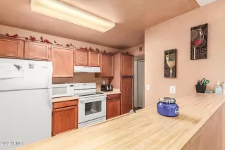 Photo #6: 6413821 Listing