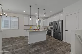 Photo #5: 6414080 Listing 
