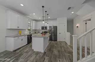 Photo #6: 6414080 Listing 