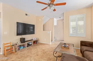 Photo #5: 6414903 Listing