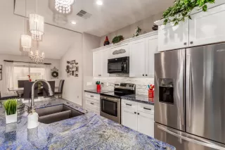 Photo #6: 6414904 Listing
