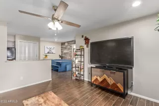 Photo #4: 6415112 Listing 