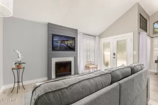 Photo #5: 6415281 Listing