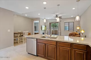 Photo #5: 6415294 Listing