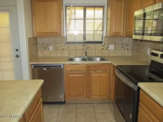 Photo #3: 6415301 Listing 