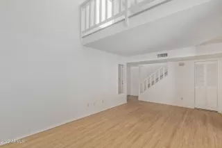 Photo #5: 6415373 Listing