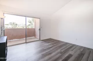 Photo #4: 6415498 Listing