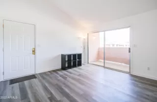 Photo #5: 6415498 Listing