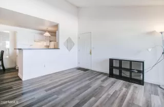 Photo #6: 6415498 Listing