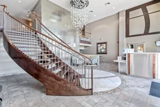 Photo #2: 6415669 Listing