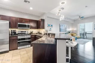 Photo #6: 6415669 Listing