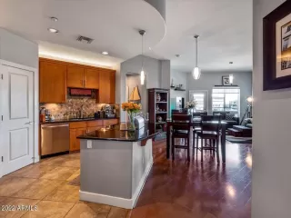 Photo #4: 6415758 Listing