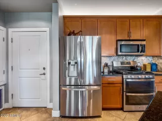 Photo #6: 6415758 Listing