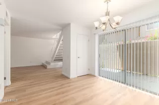 Photo #5: 6415836 Listing