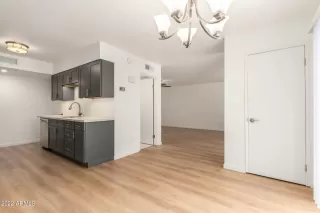 Photo #6: 6415836 Listing