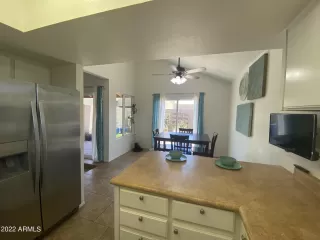 Photo #6: 6415900 Listing