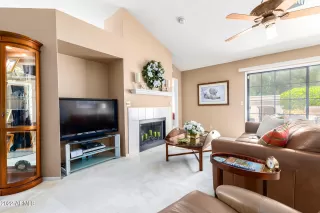 Photo #4: 6417122 Listing