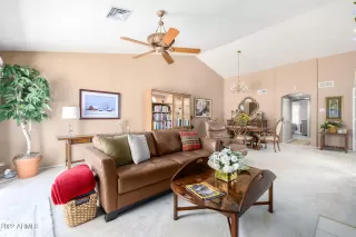 Photo #5: 6417122 Listing