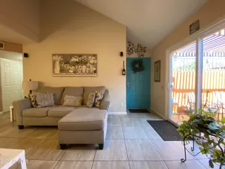Photo #3: 6417243 Listing
