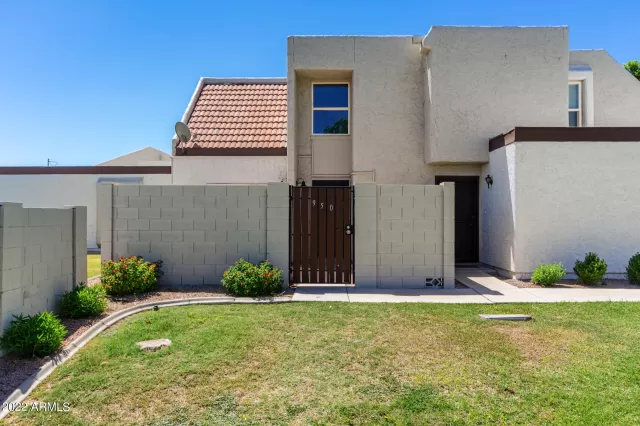 MLS: 6417400 Condo For Sale