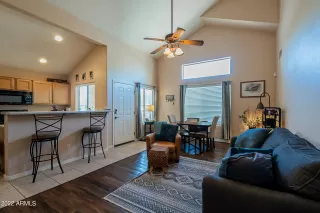 Photo #2: 6417696 Listing