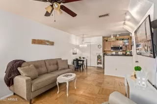 Photo #4: 6417827 Listing 