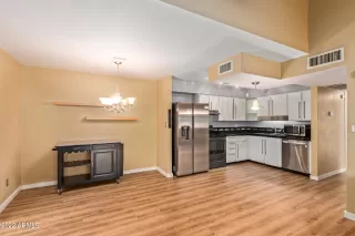 Photo #6: 6417950 Listing 