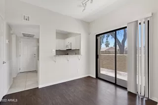 Photo #5: 6418125 Listing