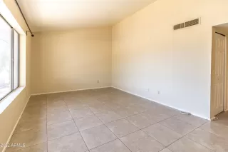 Photo #5: 6418379 Listing