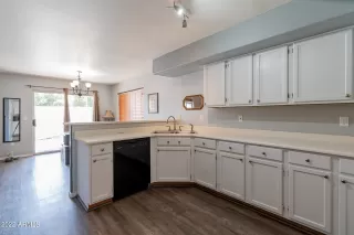 Photo #5: 6418839 Listing