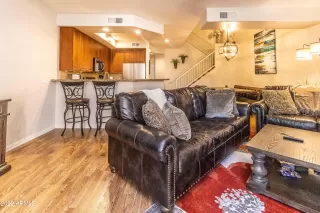 Photo #6: 6418842 Listing