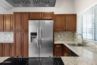 Photo #5: 6419159 Listing