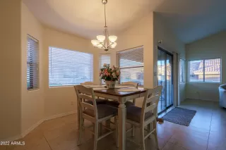 Photo #5: 6419161 Listing