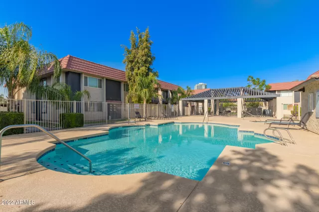 MLS: 6419273 Condo For Sale