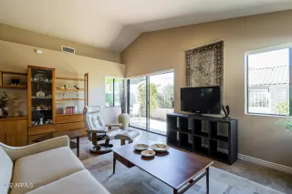 Photo #6: 6419326 Listing