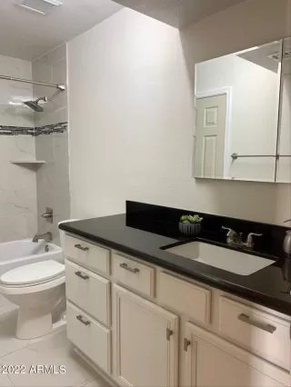 Photo #5: 6419471 Listing