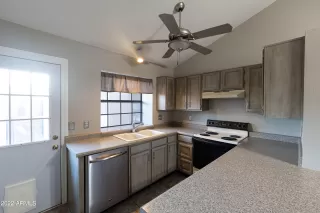 Photo #3: 6419585 Listing