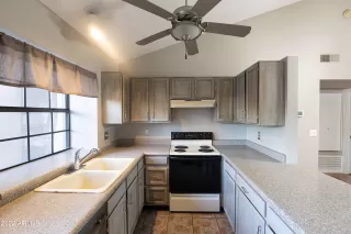 Photo #4: 6419585 Listing