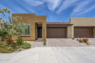 Photo #5: 6419607 Listing