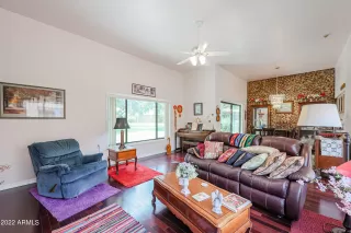 Photo #6: 6419668 Listing